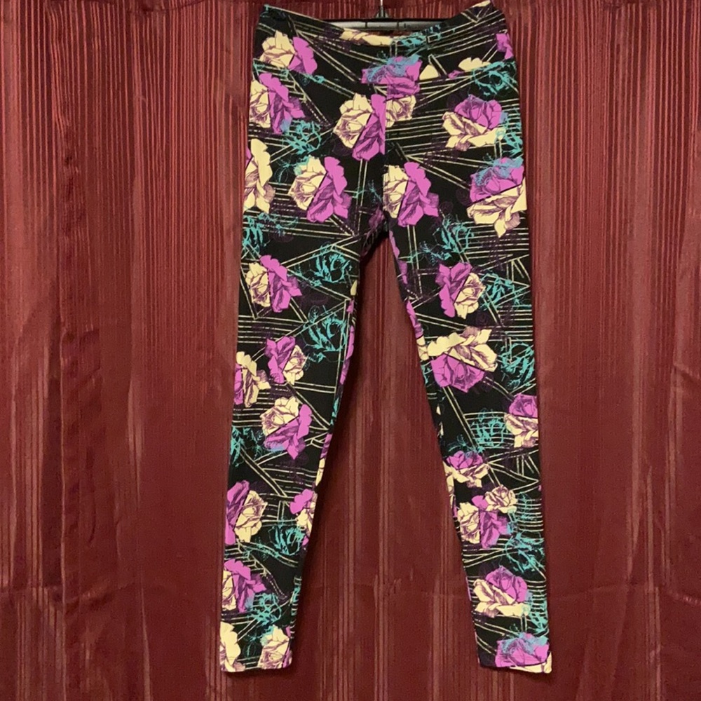 LuLaroe leggings. one size.